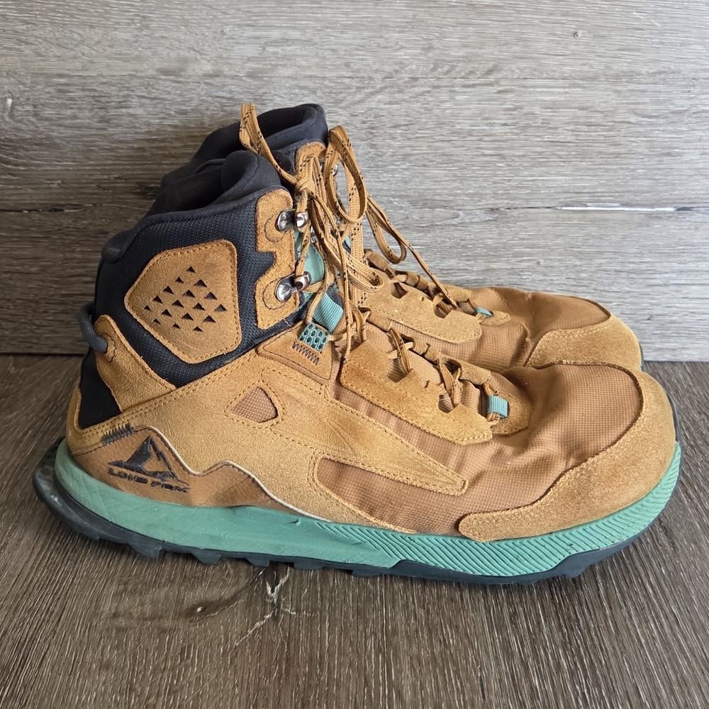 Altra Men's Boots in Brown and Green